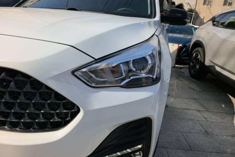 Used Haval M6 2019 1.5T DCT Two-Wheel Drive Elite Version China VI Standard Left Front Headlight