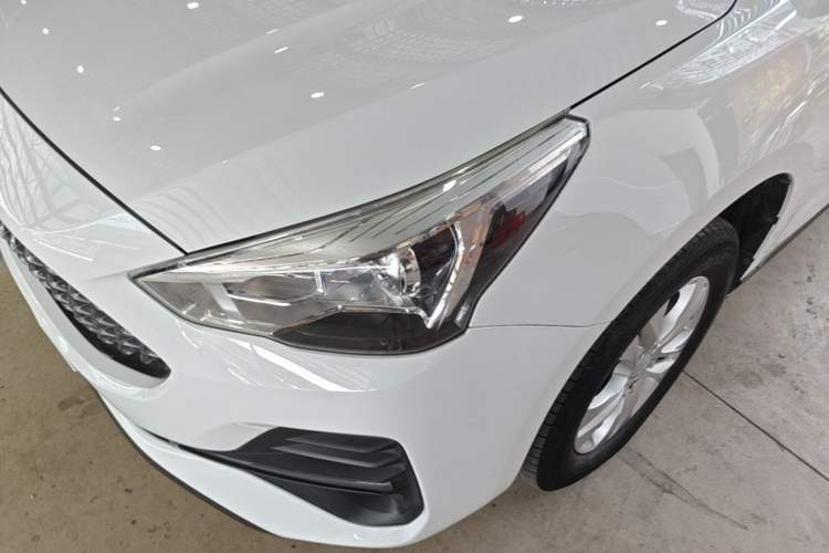 Used Haval M6 2019 1.5T DCT Two-Wheel Drive Value Edition China VI Standard Left Front Headlight