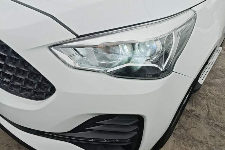 Used Haval M6 2019 1.5T Manual Two-Wheel Drive Urban Version China VI Standard Left Front Headlight