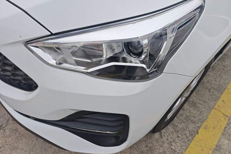 Used Haval M6 2019 1.5T DCT Two-Wheel Drive Value Edition China VI Standard Left Front Headlight