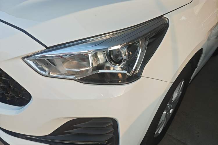 Used Haval M6 2019 1.5T DCT Two-Wheel Drive Elite Version China VI Standard Left Front Headlight