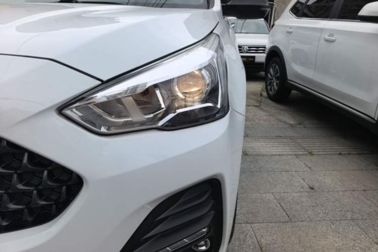Used Haval M6 2019 1.5T DCT Two-Wheel Drive Elite Version China VI Standard Left Front Headlight