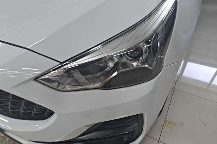 Used Haval M6 2019 1.5T DCT Two-Wheel Drive Value Edition China VI Standard Left Front Headlight