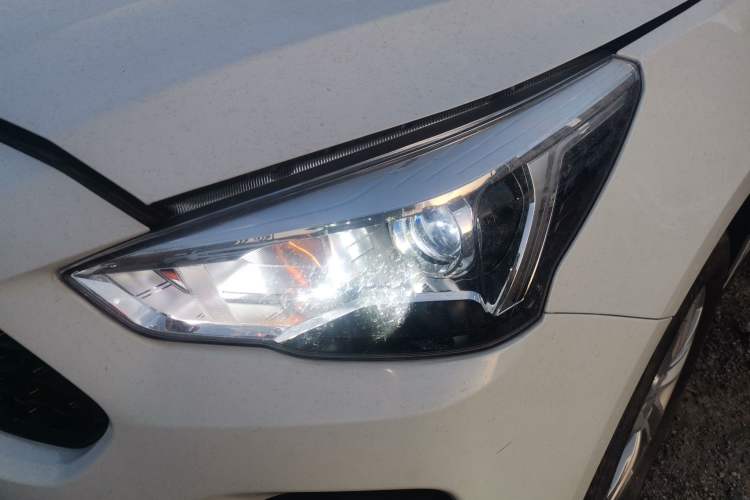 Used Haval M6 2019 1.5T DCT Two-Wheel Drive Elite Version China VI Standard Left Front Headlight