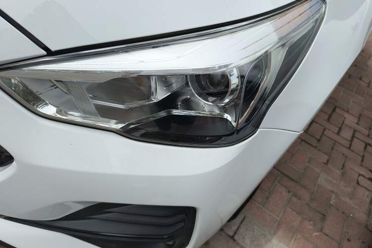 Used Haval M6 2019 1.5T Manual Two-Wheel Drive Elite Version China V Standard Left Front Headlight