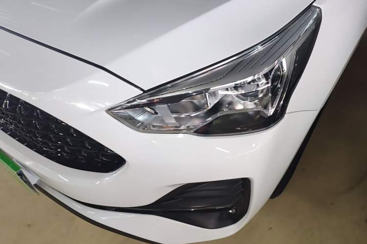 Used Haval M6 2019 1.5T DCT Two-Wheel Drive Elite Version China VI Standard Left Front Headlight
