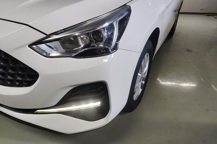 Used Haval M6 2019 1.5T DCT Two-Wheel Drive Value Edition China VI Standard Left Front Headlight