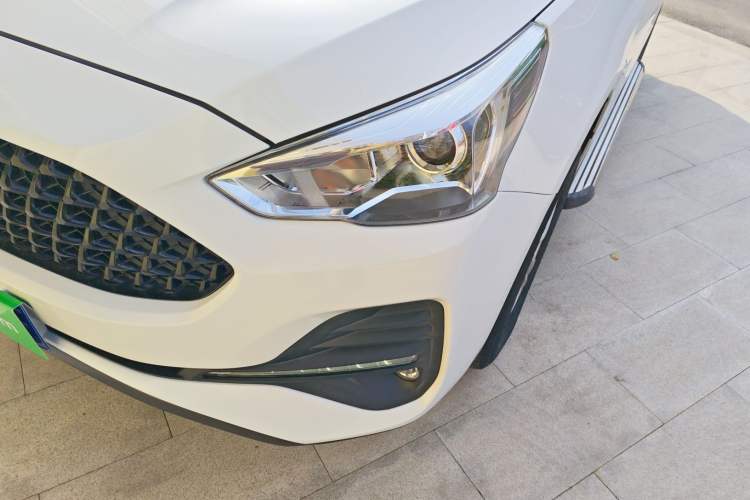 Used Haval M6 2019 1.5T DCT Two-Wheel Drive Elite Version China VI Standard Left Front Headlight