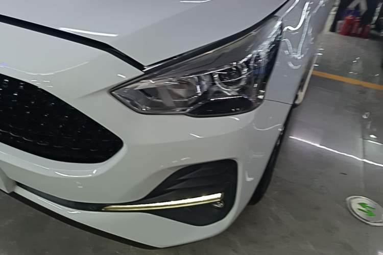 Used Haval M6 2019 1.5T DCT Two-Wheel Drive Elite Version China VI Standard Left Front Headlight