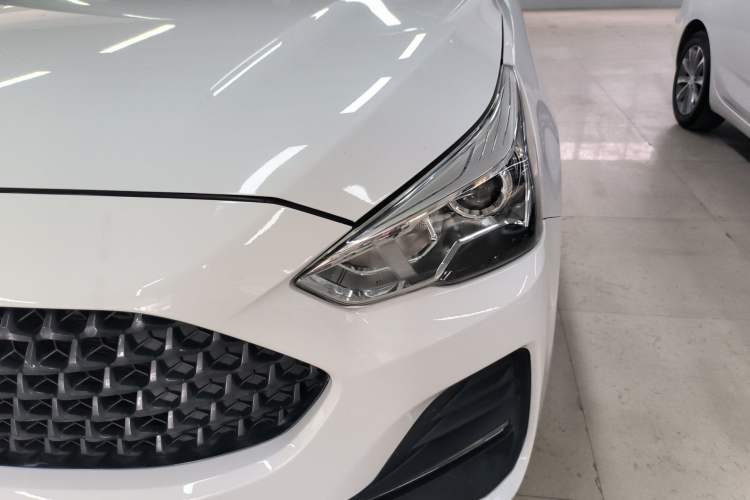 Used Haval M6 2019 1.5T DCT Two-Wheel Drive Value Edition China VI Standard Left Front Headlight