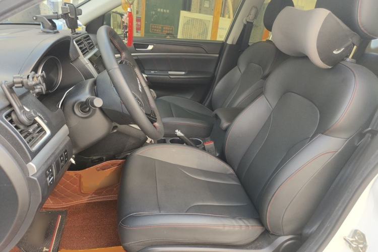 Used Haval M6 2019 1.5T Manual Two-Wheel Drive Elite Version China VI Standard Left Front Seat