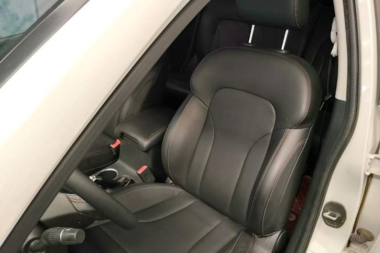 Used Haval M6 2019 1.5T DCT Two-Wheel Drive Value Edition China VI Standard Left Front Seat