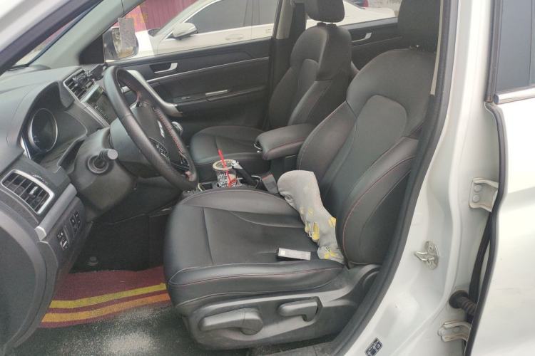 Used Haval M6 2019 1.5T Manual Two-Wheel Drive Elite Version China VI Standard Left Front Seat