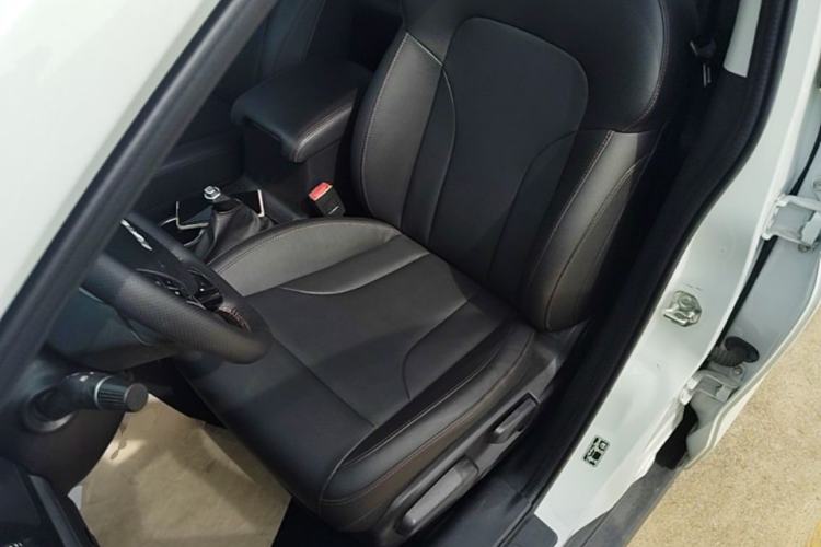 Used Haval M6 2019 1.5T Manual Two-Wheel Drive Elite Version China VI Standard Left Front Seat