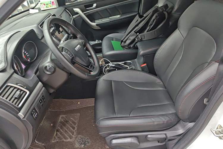 Used Haval M6 2019 1.5T DCT Two-Wheel Drive Elite Version China VI Standard Left Front Seat