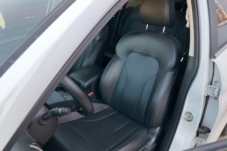 Used Haval M6 2019 1.5T DCT Two-Wheel Drive Elite Version China VI Standard Left Front Seat