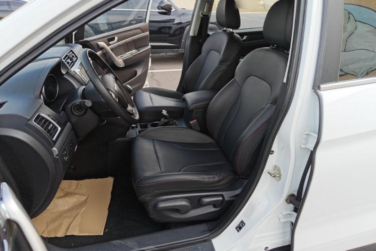 Used Haval M6 2019 1.5T Manual Two-Wheel Drive Elite Version China VI Standard Left Front Seat