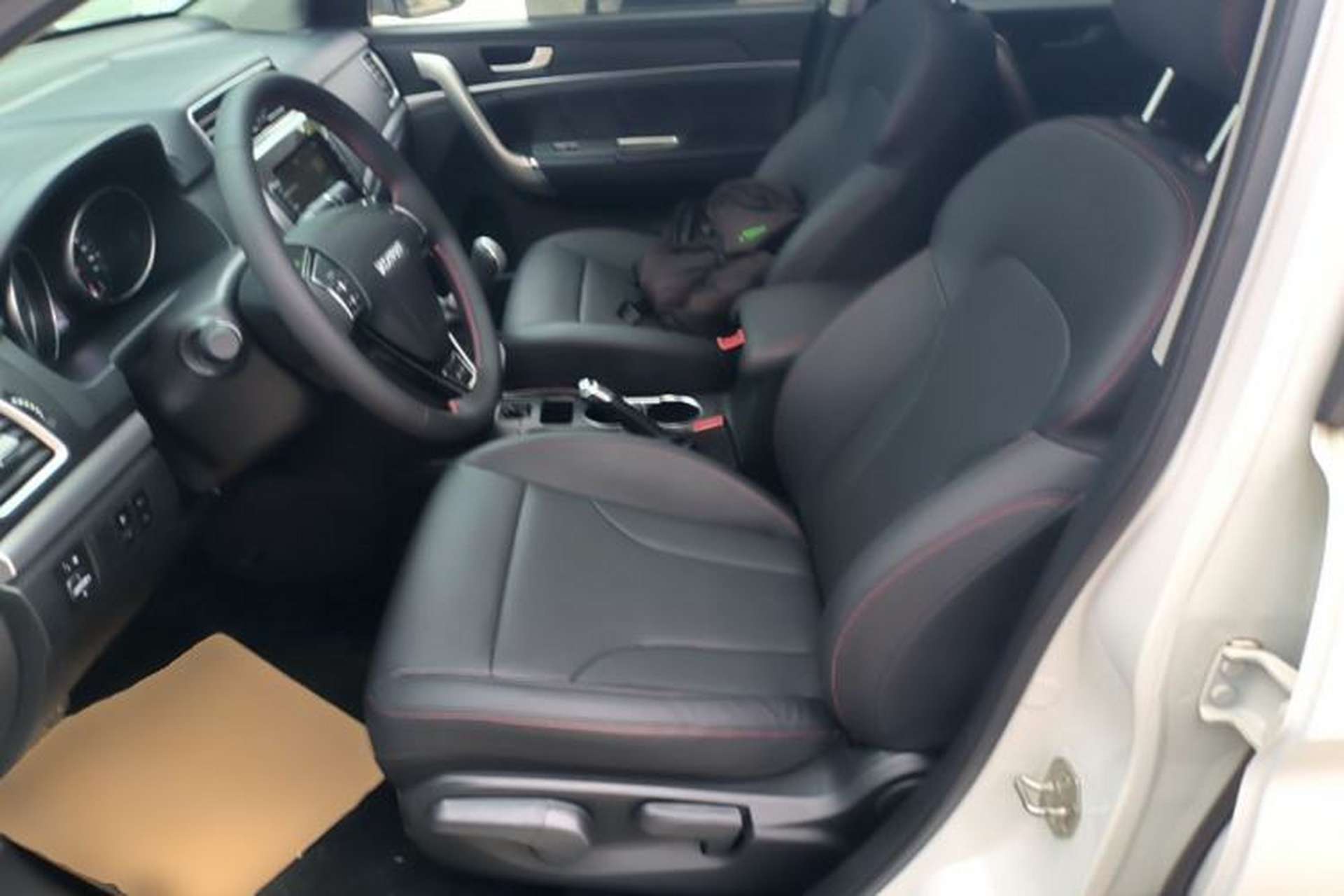 Used Haval M6 2019 1.5T Manual Two-Wheel Drive Elite Version China VI Standard Left Front Seat
