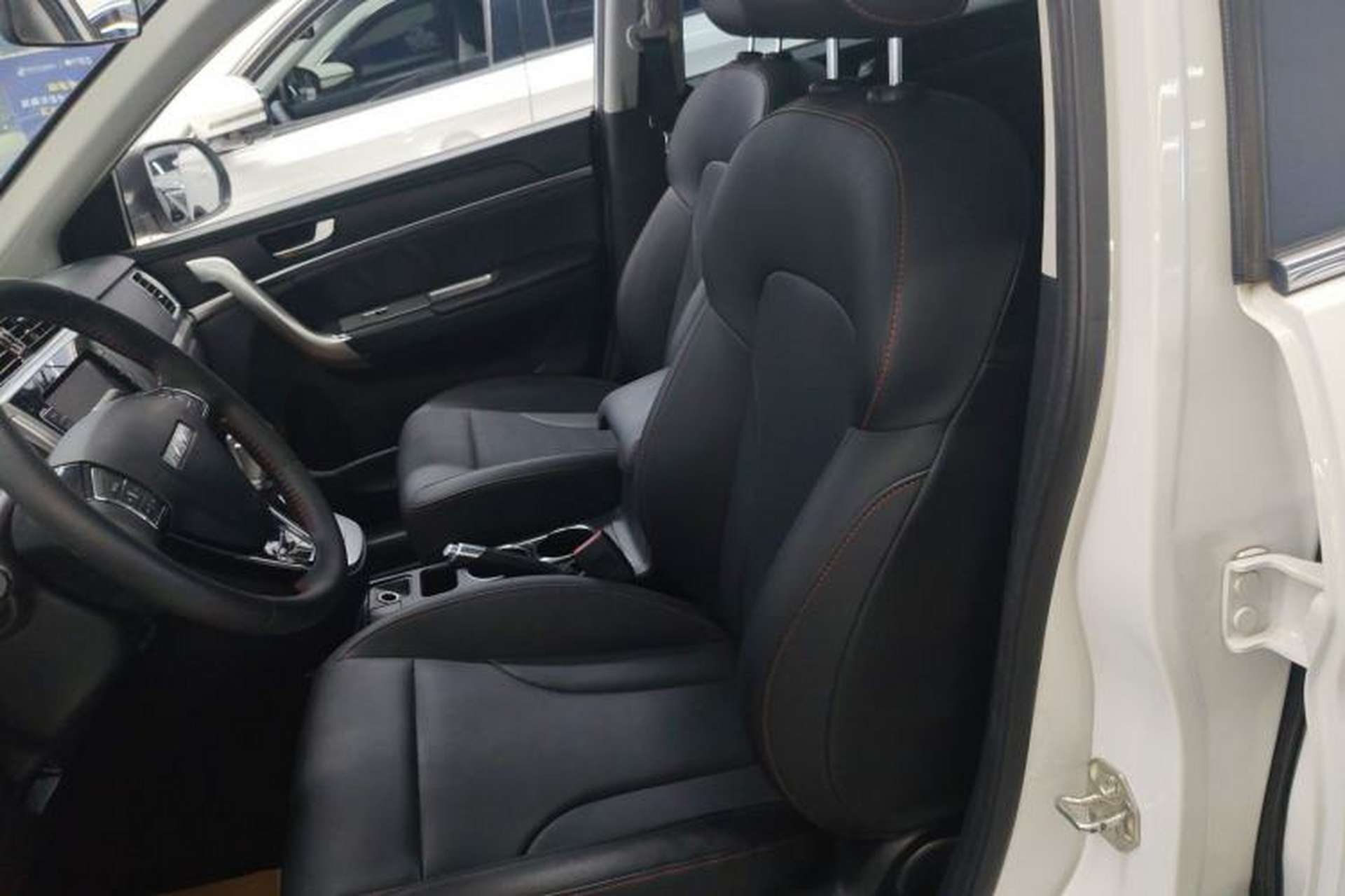 Used Haval M6 2019 1.5T DCT Two-Wheel Drive Elite Version China VI Standard Left Front Seat