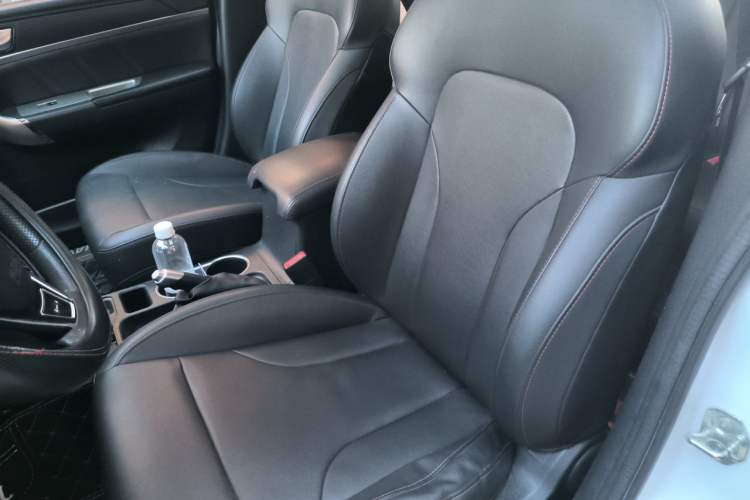 Used Haval M6 2019 1.5T DCT Two-Wheel Drive Value Edition China VI Standard Left Front Seat
