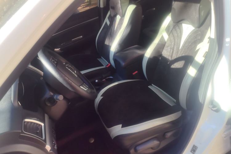 Used Haval M6 2019 1.5T DCT Two-Wheel Drive Value Edition China VI Standard Left Front Seat