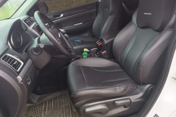 Used Haval M6 2019 1.5T Manual Two-Wheel Drive Elite Version China VI Standard Left Front Seat