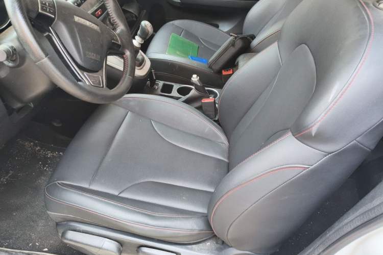Used Haval M6 2019 1.5T Manual Two-Wheel Drive Elite Version China VI Standard Left Front Seat