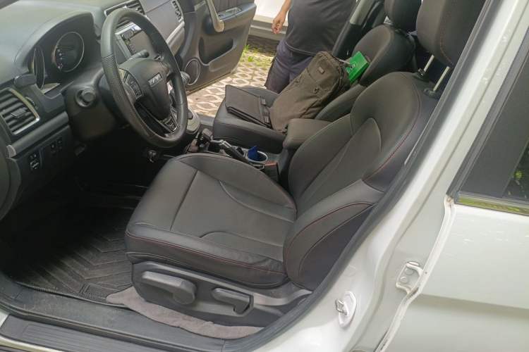 Used Haval M6 2019 1.5T DCT Two-Wheel Drive Value Edition China VI Standard Left Front Seat