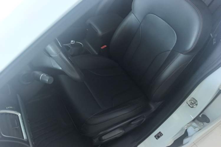 Used Haval M6 2019 1.5T DCT Two-Wheel Drive Value Edition China VI Standard Left Front Seat