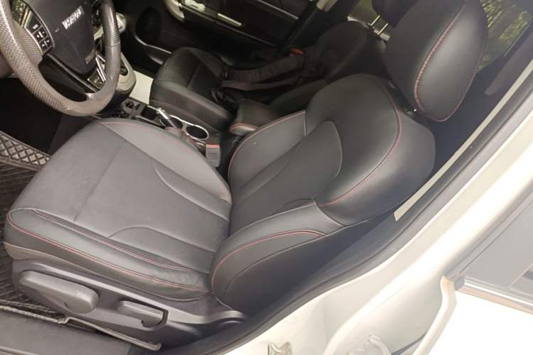 Used Haval M6 2019 1.5T DCT Two-Wheel Drive Value Edition China VI Standard Left Front Seat