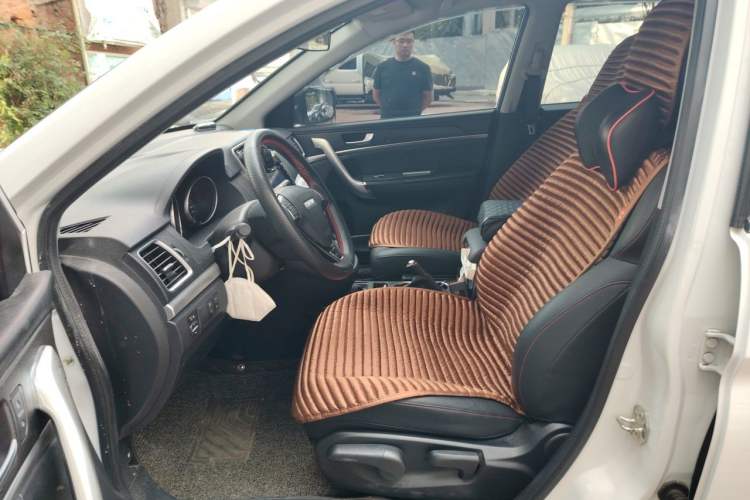 Used Haval M6 2019 1.5T DCT Two-Wheel Drive Elite Version China VI Standard Left Front Seat