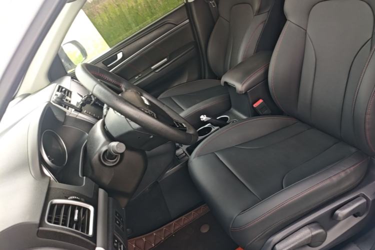 Used Haval M6 2019 1.5T DCT Two-Wheel Drive Elite Version China VI Standard Left Front Seat
