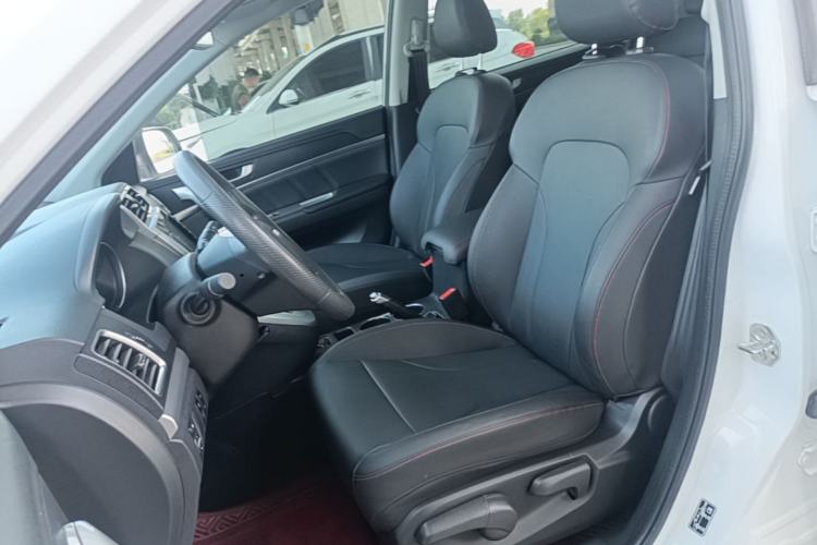 Used Haval M6 2019 1.5T DCT Two-Wheel Drive Value Edition China VI Standard Left Front Seat