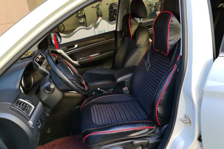 Used Haval M6 2019 1.5T DCT Two-Wheel Drive Elite Version China VI Standard Left Front Seat