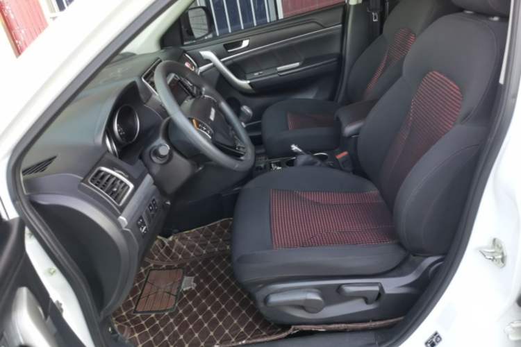 Used Haval M6 2019 1.5T Manual Two-Wheel Drive Urban Version China VI Standard Left Front Seat