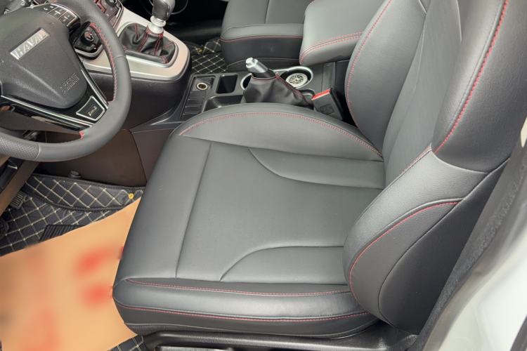 Used Haval M6 2019 1.5T Manual Two-Wheel Drive Elite Version China VI Standard Left Front Seat