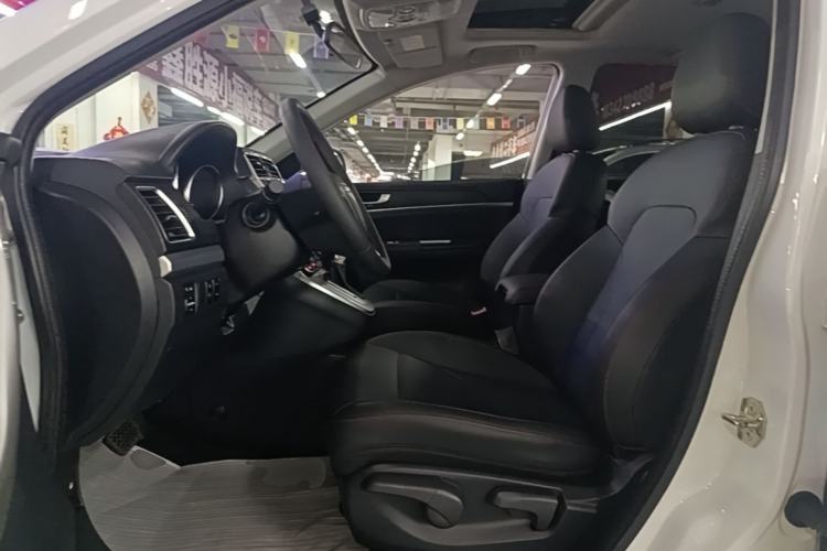 Used Haval M6 2019 1.5T DCT Two-Wheel Drive Elite Version China VI Standard Left Front Seat