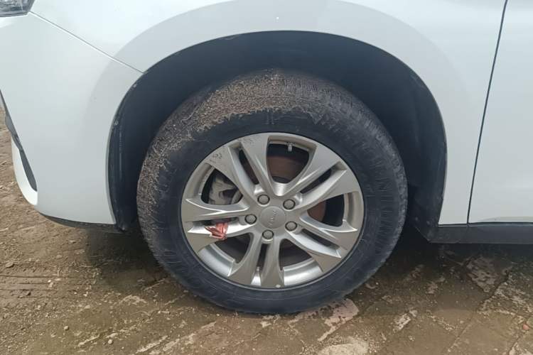 Used Haval M6 2019 1.5T DCT Two-Wheel Drive Value Edition China VI Standard Left Front Wheel Hub