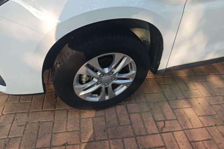 Used Haval M6 2019 1.5T Manual Two-Wheel Drive Urban Version China VI Standard Left Front Wheel Hub