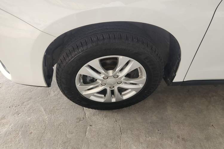 Used Haval M6 2019 1.5T DCT Two-Wheel Drive Elite Version China V Standard Left Front Wheel Hub