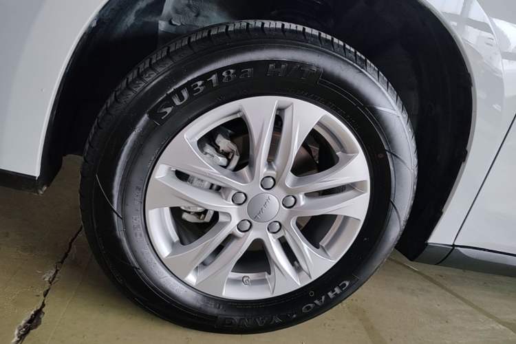 Used Haval M6 2019 1.5T DCT Two-Wheel Drive Elite Version China VI Standard Left Front Wheel Hub