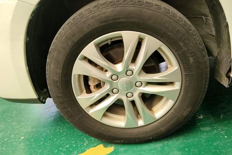 Used Haval M6 2019 1.5T DCT Two-Wheel Drive Value Edition China VI Standard Left Front Wheel Hub