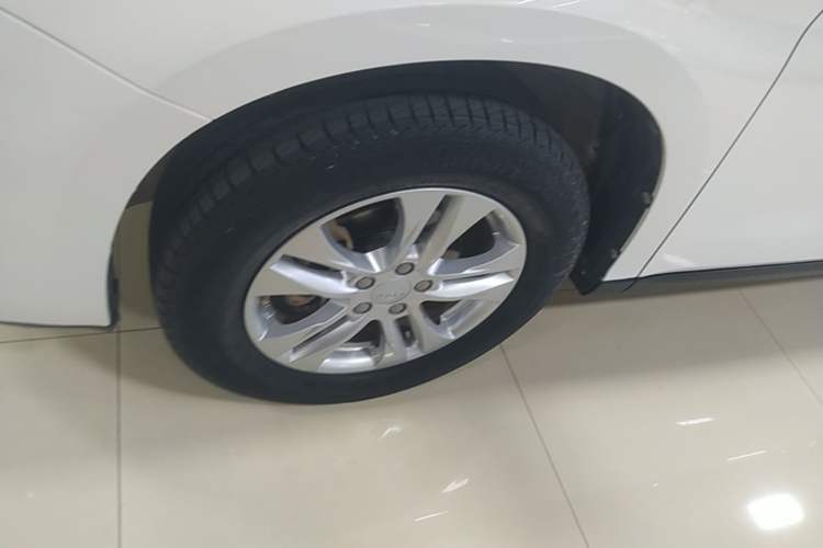 Used Haval M6 2019 1.5T DCT Two-Wheel Drive Value Edition China VI Standard Left Front Wheel Hub