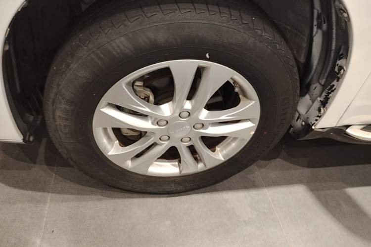 Used Haval M6 2019 1.5T DCT Two-Wheel Drive Elite Version China V Standard Left Front Wheel Hub