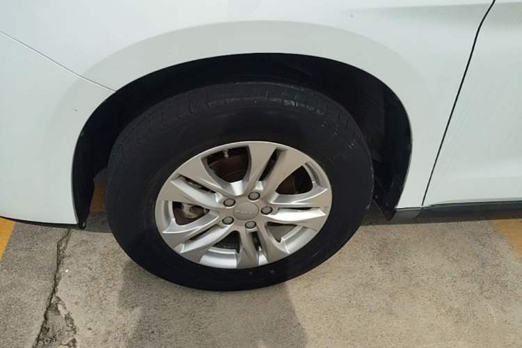 Used Haval M6 2019 1.5T Manual Two-Wheel Drive Elite Version China VI Standard Left Front Wheel Hub