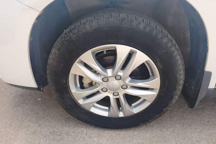 Used Haval M6 2019 1.5T Manual Two-Wheel Drive Elite Version China VI Standard Left Front Wheel Hub