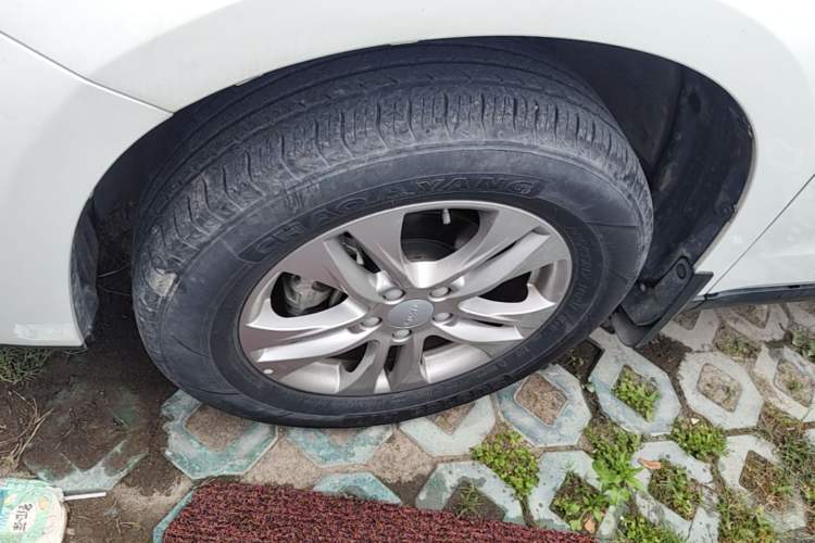 Used Haval M6 2019 1.5T DCT Two-Wheel Drive Value Edition China VI Standard Left Front Wheel Hub