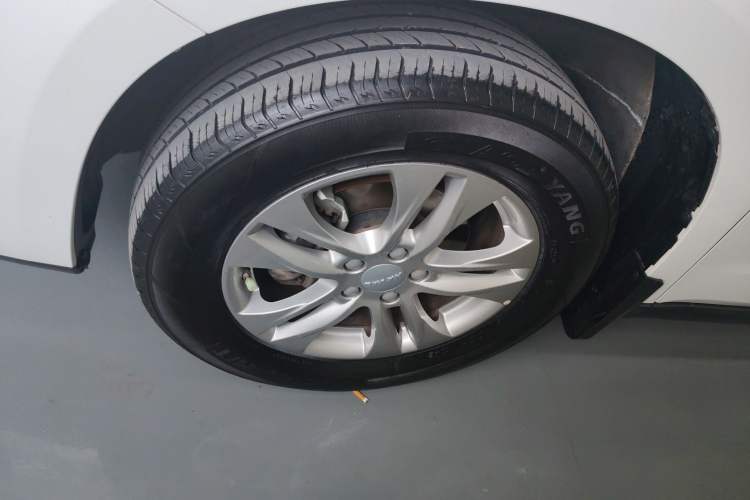 Used Haval M6 2019 1.5T DCT Two-Wheel Drive Value Edition China VI Standard Left Front Wheel Hub