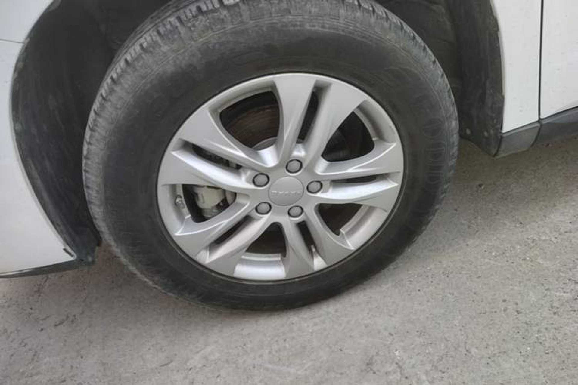 Used Haval M6 2019 1.5T Manual Two-Wheel Drive Elite Version China VI Standard Left Front Wheel Hub