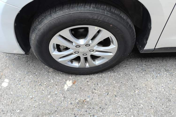 Used Haval M6 2019 1.5T DCT Two-Wheel Drive Elite Version China V Standard Left Front Wheel Hub